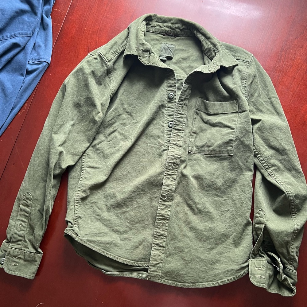 Topo designs olive green dirt shirt size M